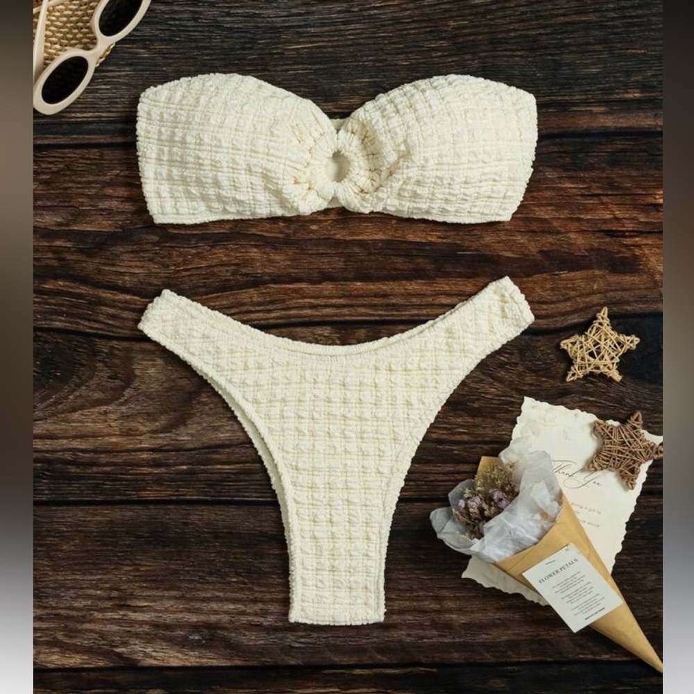 Elegant Cream Textured Bikini Set - Picture 4 of 6